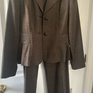 2 piece women’s business suit
